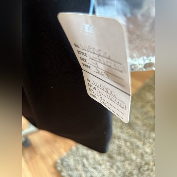 Formal Short Dress by Vienna size 4 Black w/ large multicolored crystals fitted - Picture 3 of 6